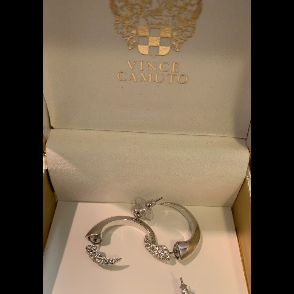 Vince Camuto earring